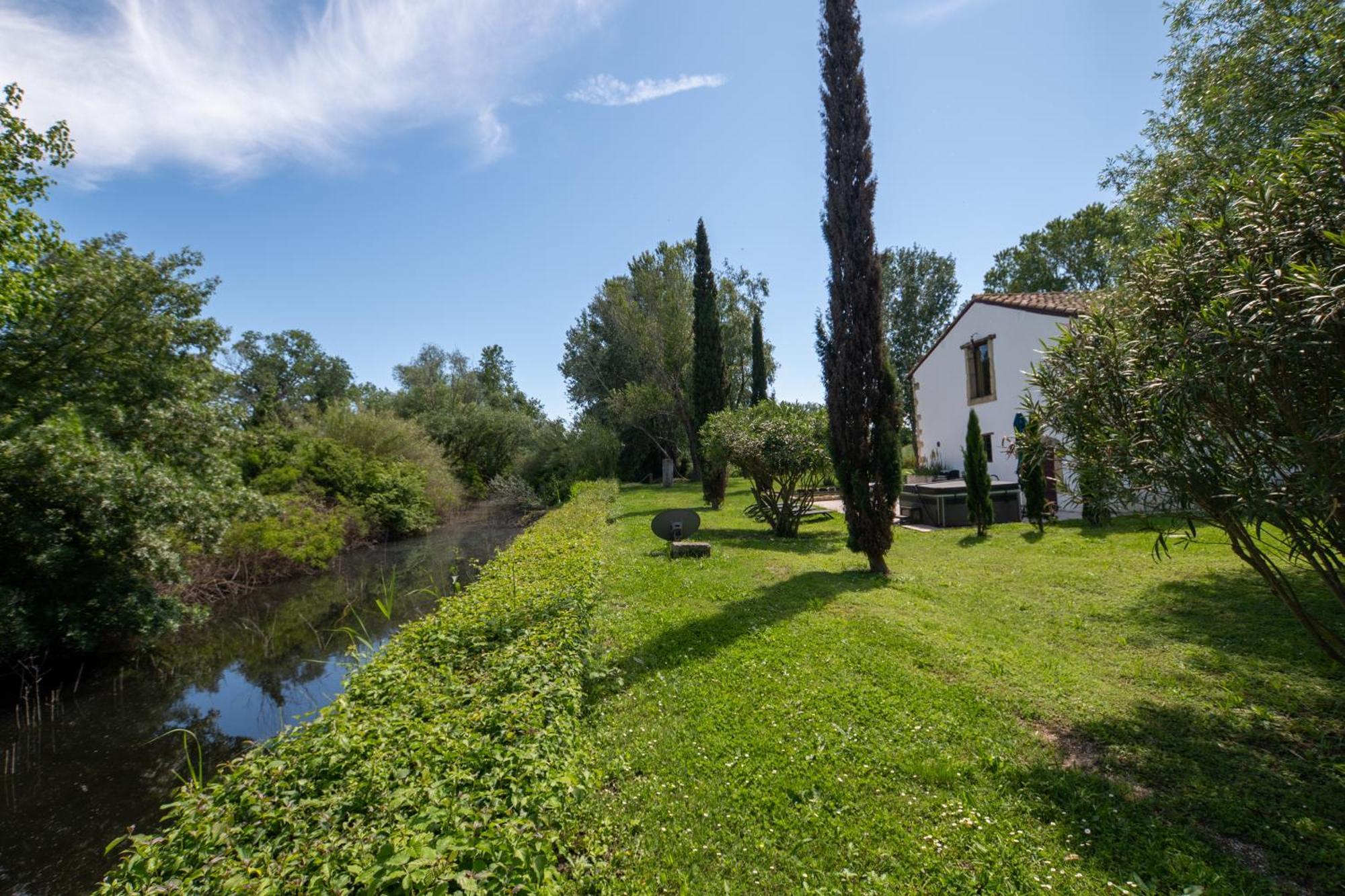 Mas Des Eaux Claires Arles Camargue Villa Saint-Gilles  Exteriör bild